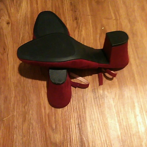 Shoes - Picture 3 of 3